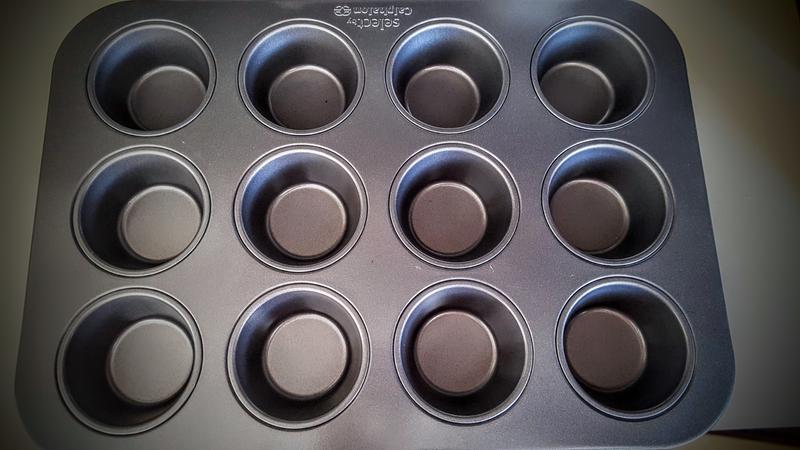Circulon Bakeware Nonstick Muffin Pan, 12-Cup, Gray - Bed Bath & Beyond -  7469151