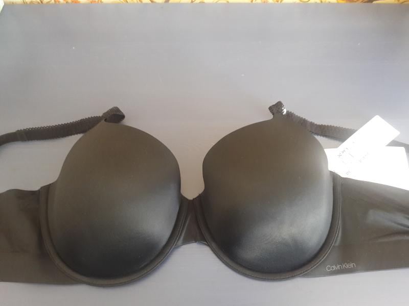 I love the full coverage of this bra