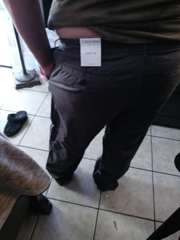 This is how the pants look like on me from the back