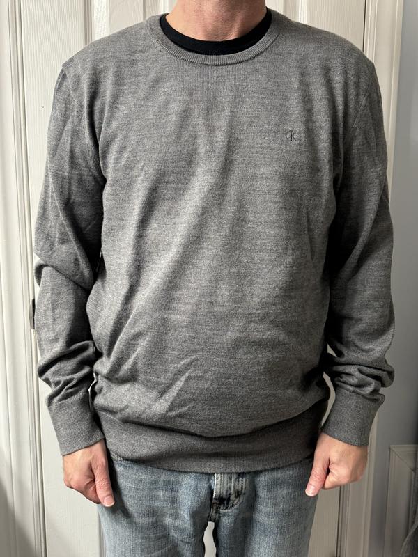 Front view sweater.