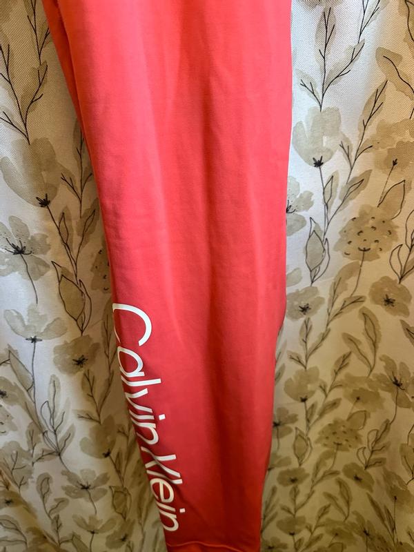 Customer carousel item 6.