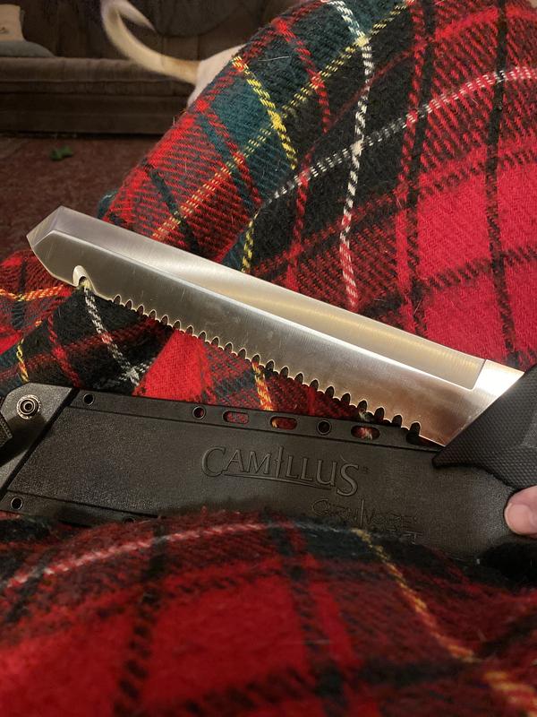 Keep your fingers away from the edges