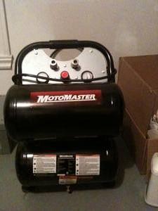 Mon compresseur Motomaster a deux réservoirs