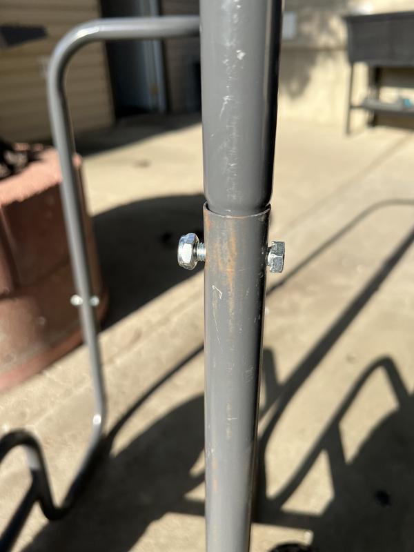 Before tightening the bolt. Rust