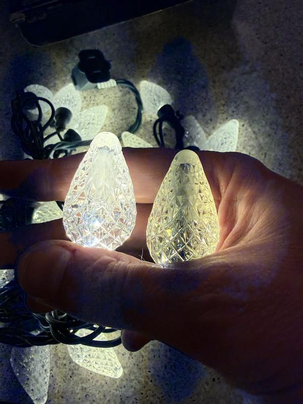 Same string, different colour warmth