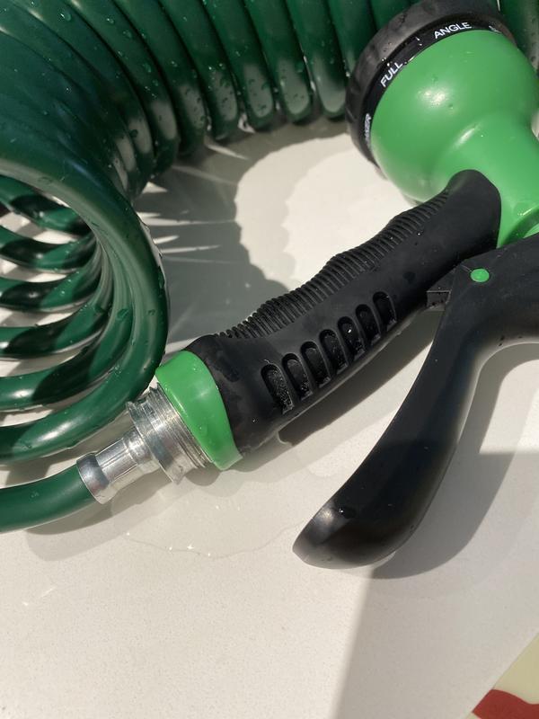 Does not fit and leak