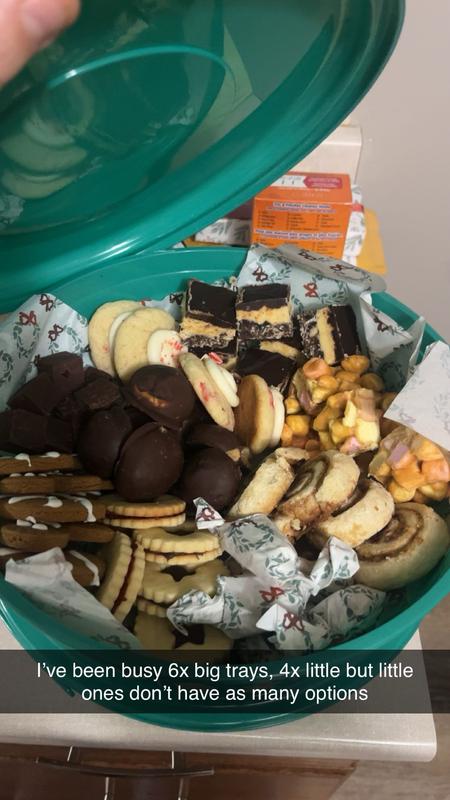 Dessert trays with Christmas parchment paper