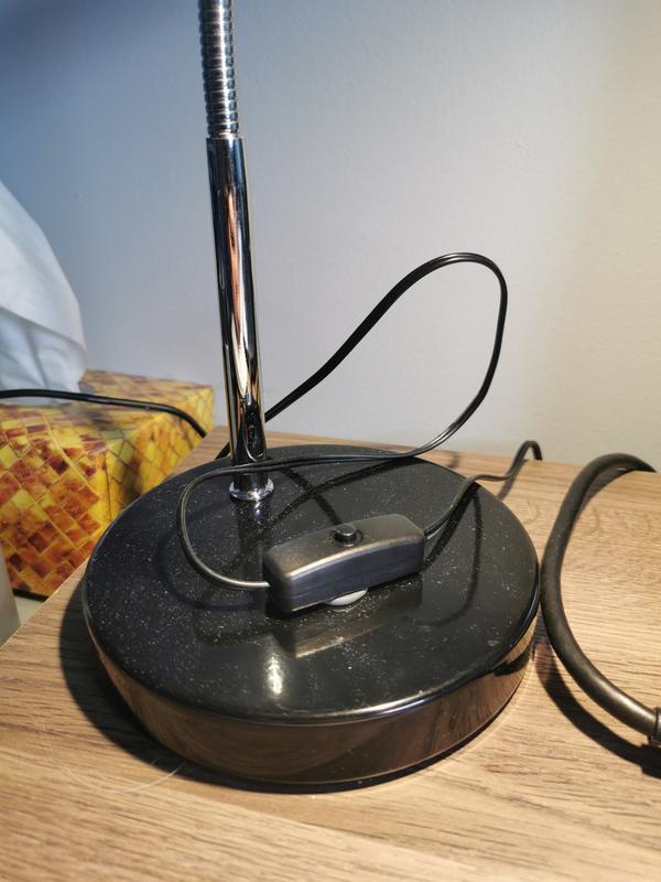 J’ai monté le switch sur la base de la lampe