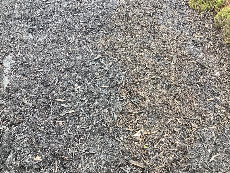 Left is grocery brand product right is Cdn Tire applied one week *after* grocery brand.