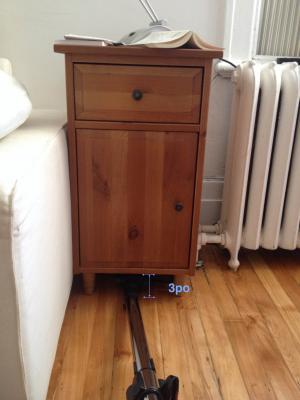 Se faufile facilement sous les meubles