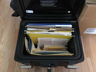 How items stack inside the box