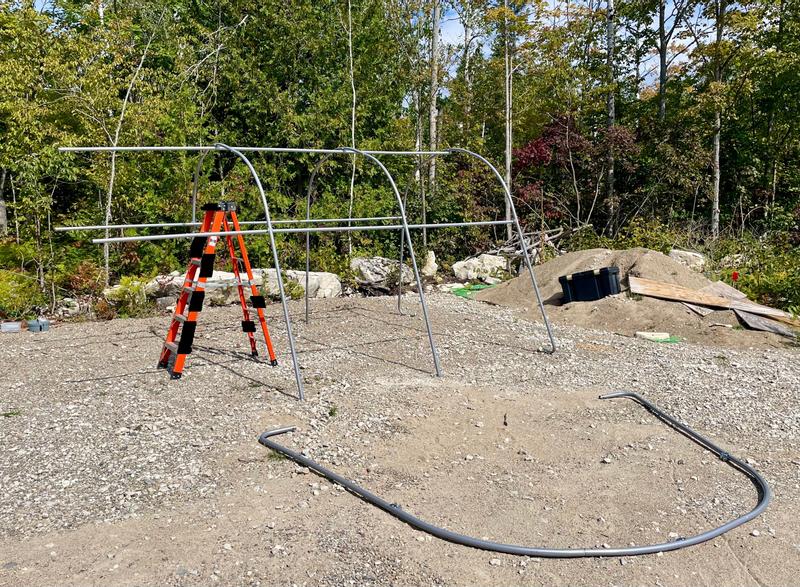 Assemble in pieces. 2 people.