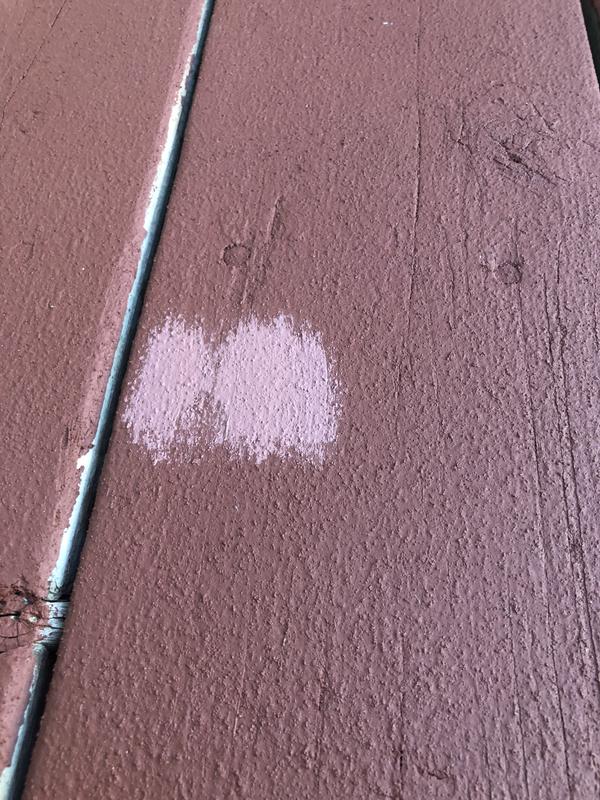 You can see the difference. Lighter is the wrong one.