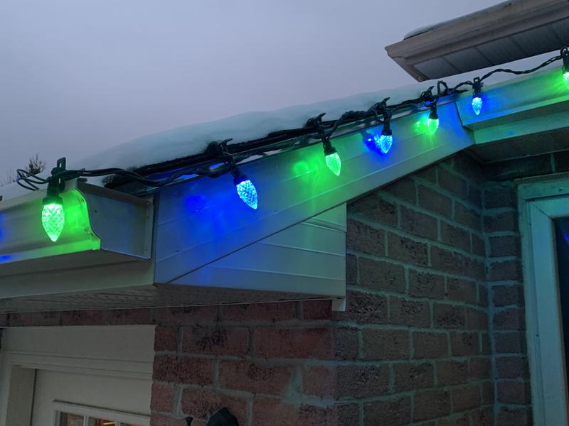 No eavestrough? No problem. Clips swivel and attach under or over shingles.