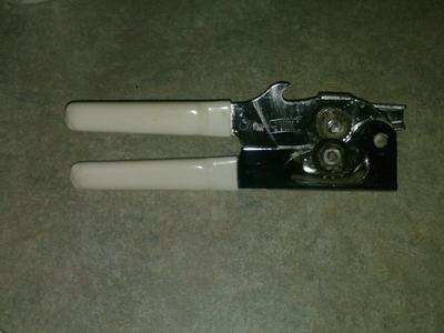 Large Swing Can Opener