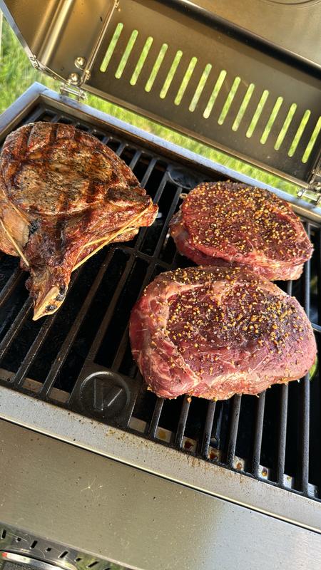 Lots of cooking space!