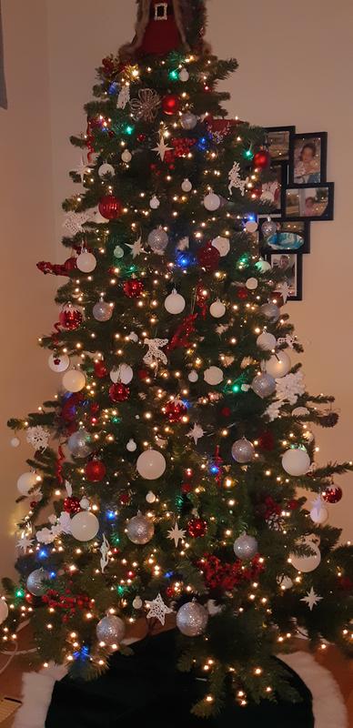 Tree with white baubles set