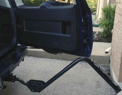 Rack Lowered to open rear door of SUV - good clearance