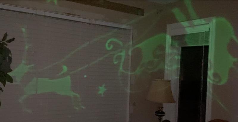 Colour of reindeers and Santa varies from white, blue & green.