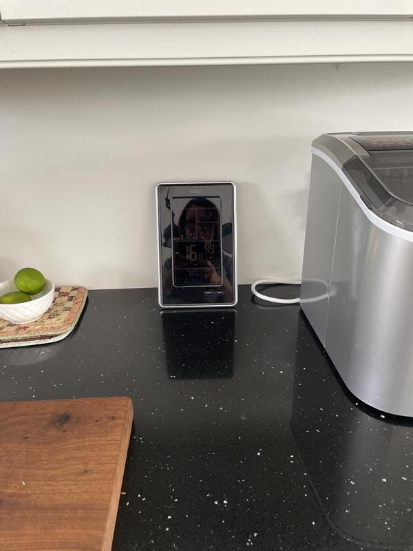 How it looks when not plugged in, and using the battery in an idle position.