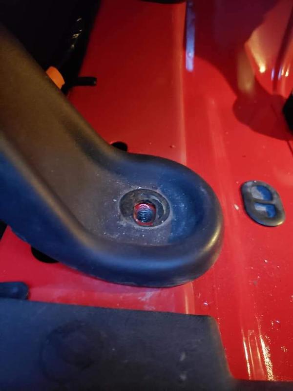 Retouche de plancher Jeep JK, couleur très près du Firecracker Red :)