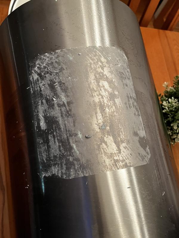 Étiquette collé sur la poubelle