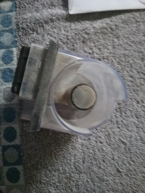 Small cup that plugs up