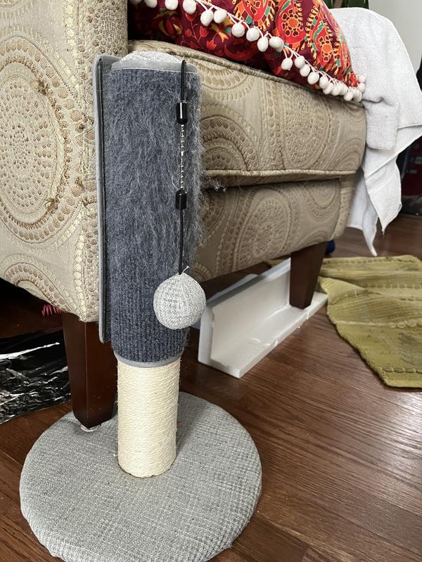 Post with carpet (PURCHASED SEPARATELY)