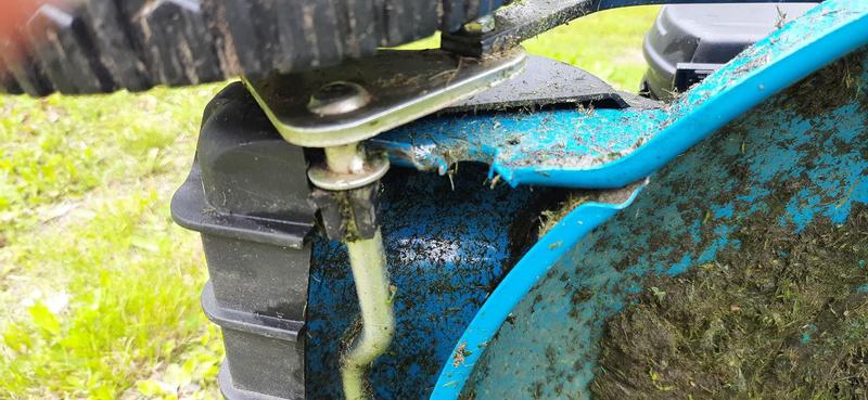 L'axe sorti de son logement