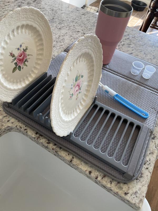 Different sizes and enough space for larger dishes as well!