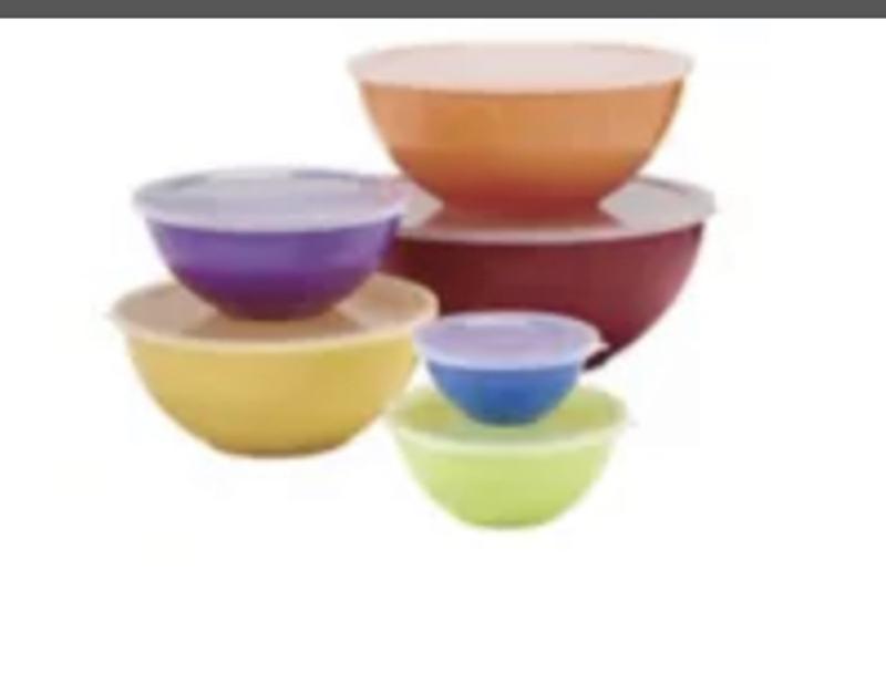 Mixing bowls with lids