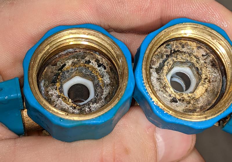 Heavy corrosion of diecast body where rubber seal sits.