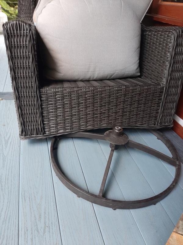 Le pied de la chaise qui brise sans raison