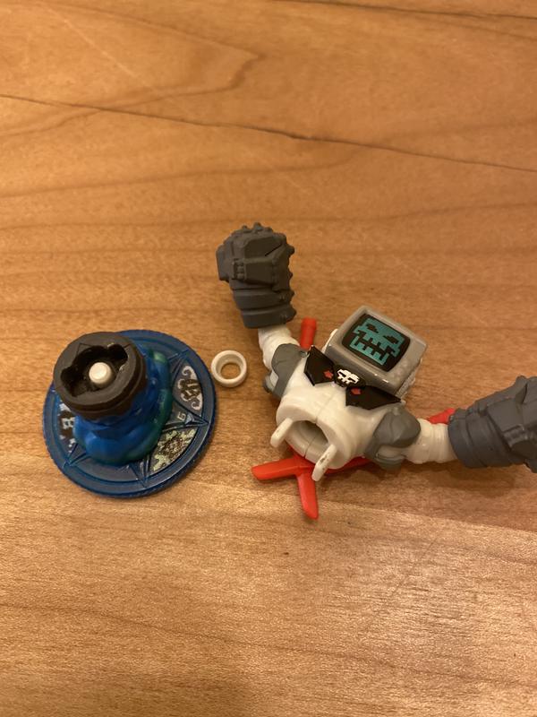 Broke apart - spring missing, can’t reassemble.