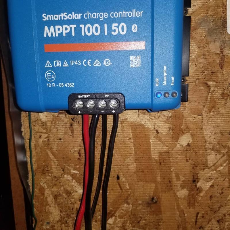 Victron charge conyroller (MPPT)