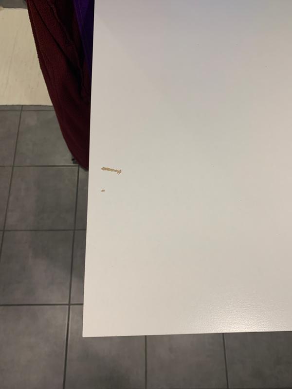 The scratch that we found when we opened the box