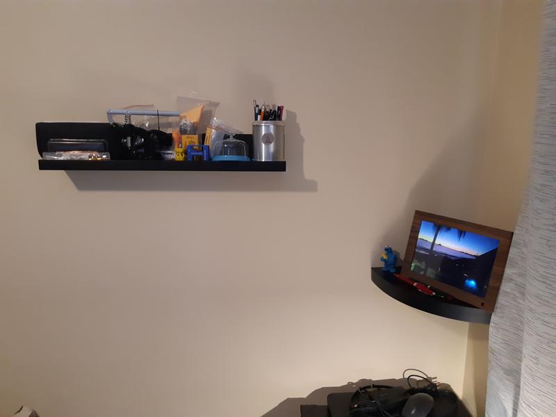 Ledge & matching corner shelf.