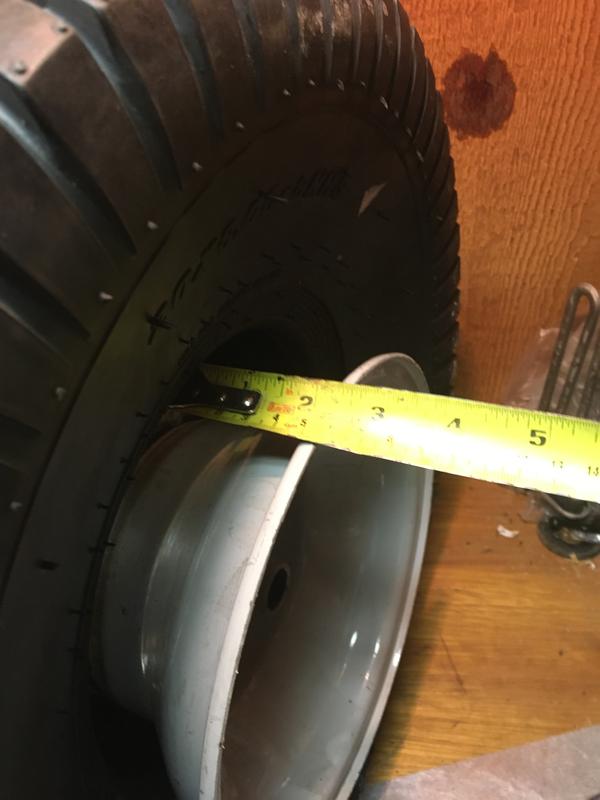 Rim centred in tire, dimension of gap on right side