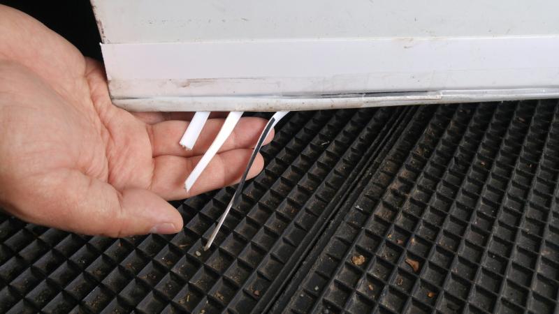 front door fins shredding after 4 days of use.