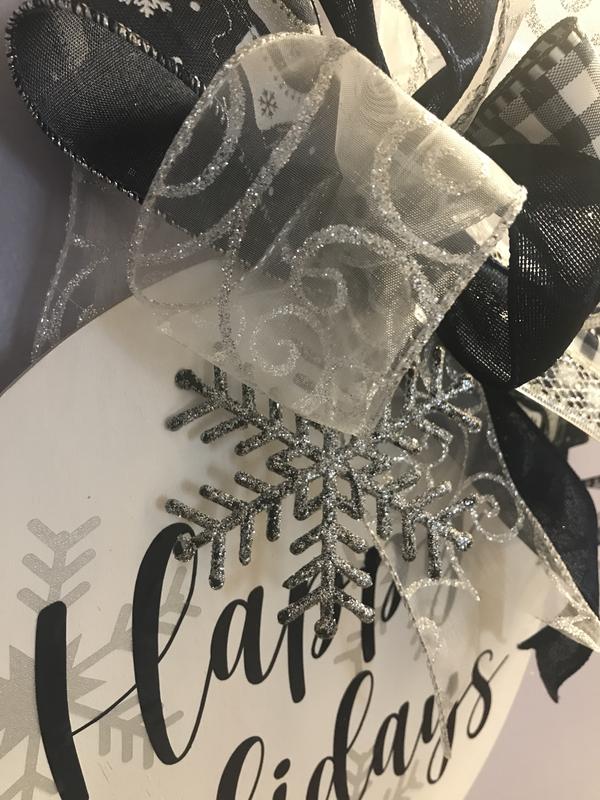 You can see the black through the ornament. Especially on the ends.