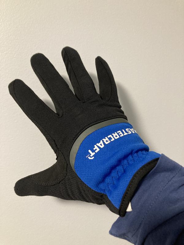 mains gauche trouée