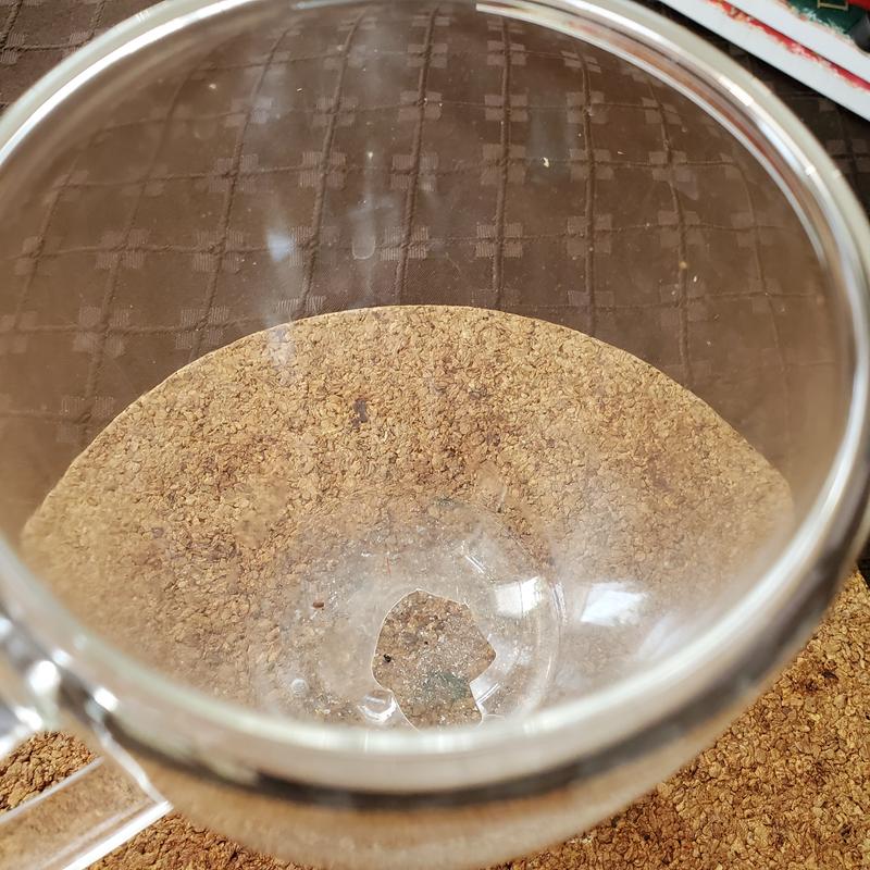 Cheaply made and poor quality Canvas double wall glass mug