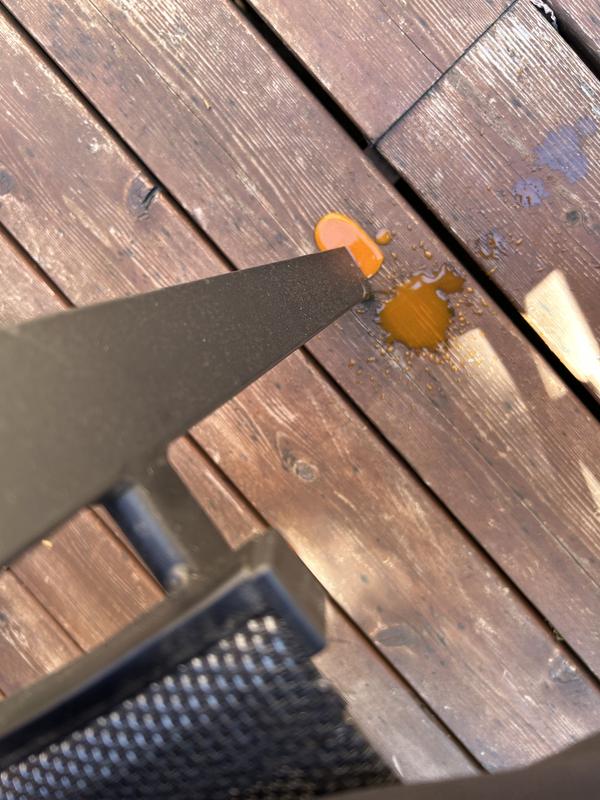 Écoulement d'eau rouillée