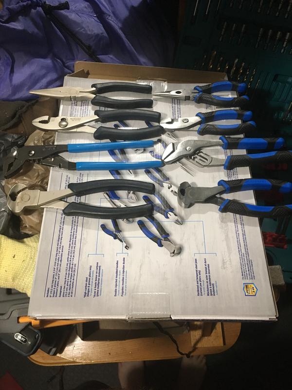 10pc set is the blue and black handle