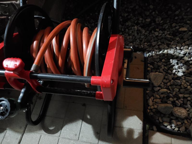 Canadian made... why doesnt Canadian Tire carry it?