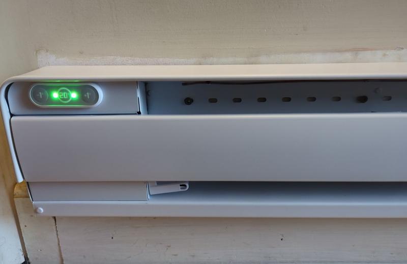 Lights up green when in eco settings