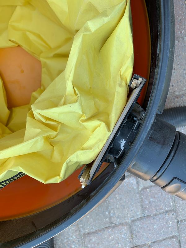 I’ve used wood to try and wedge the bag closer to the hose so dust doesn’t escape around the bag. Horrible oversight. Make the inserting tube 1.5cm longer