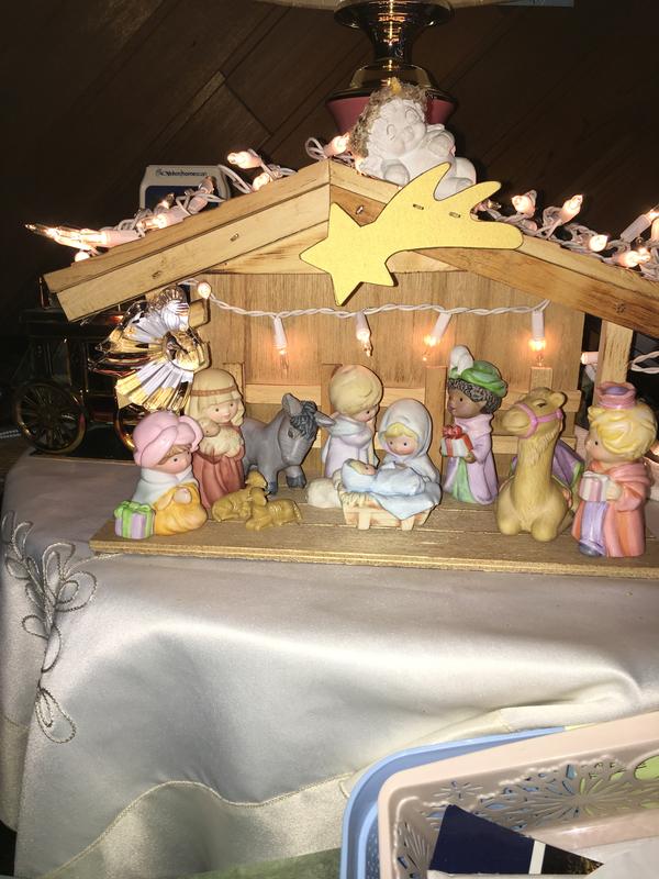 Looking forward to seeing how well these replacement bulbs work and how easy they are to replace broken or burnt out bulbs to renew lights for another years enjoyment.