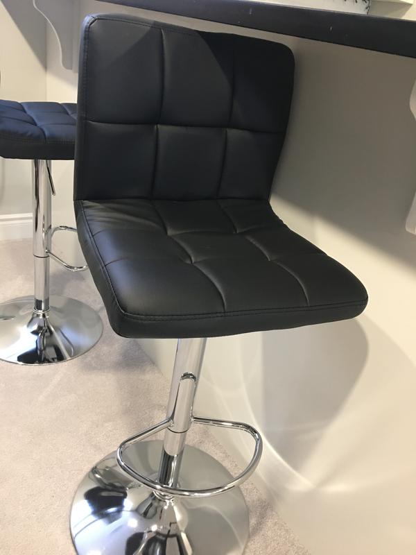 Great Looking Bar Stools!