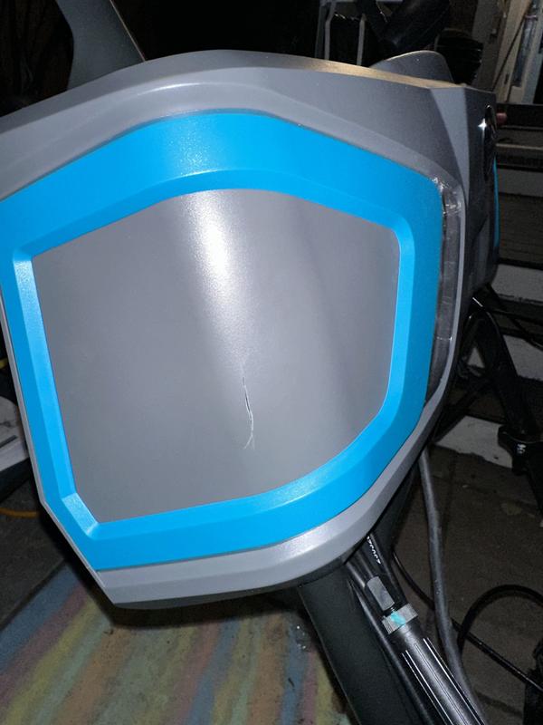 The front panel headlight